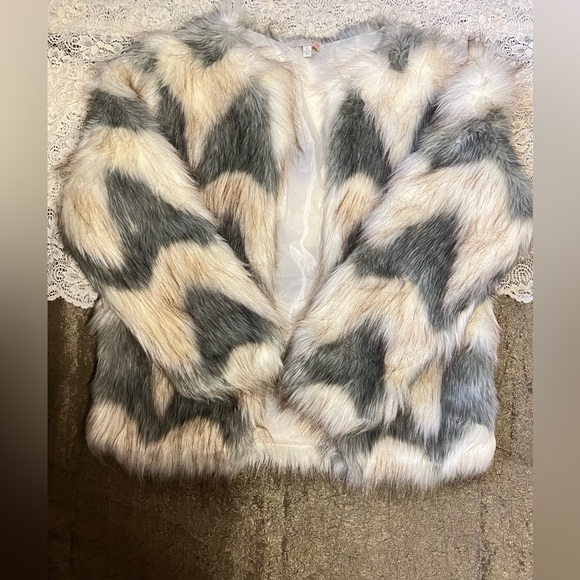 Gianni Bini faux fur jacket - Picture 6 of 7